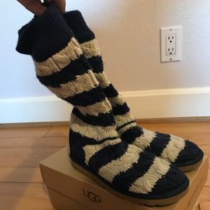 White/navy knit UGGs